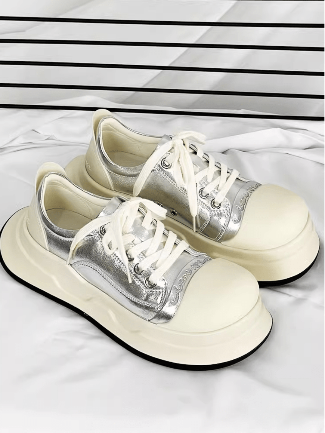 black and white round head shoes st2185