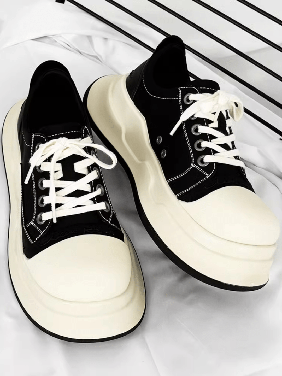 black and white round head shoes st2185