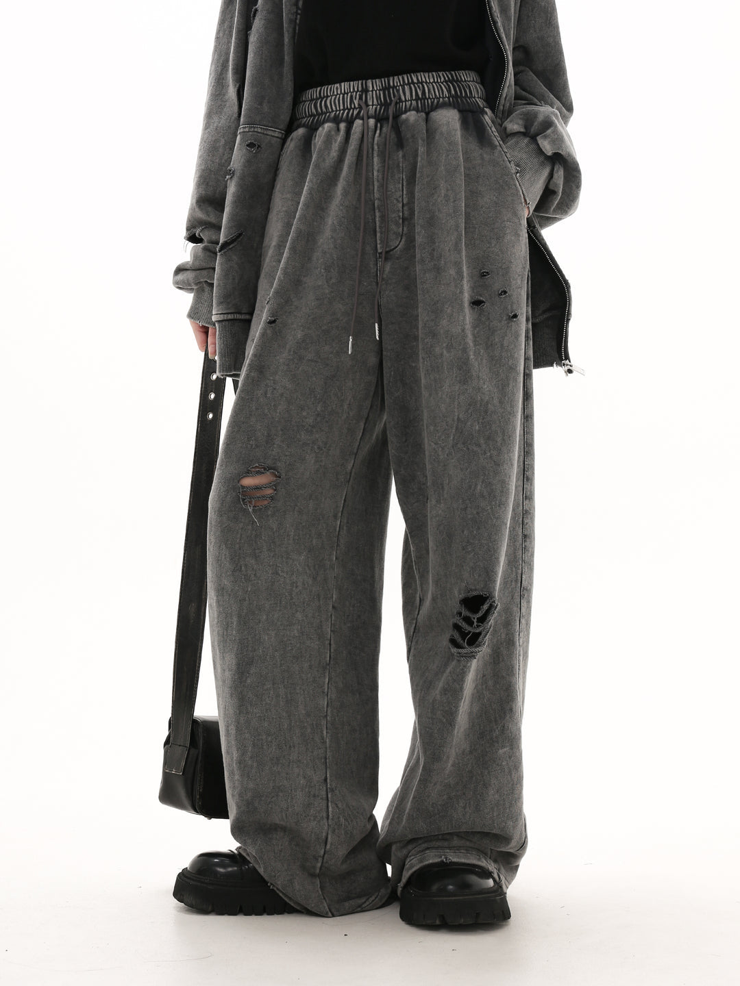 [GIBBYCNA] Damage Zipper Hoodie & Wide-leg Damage Sweatpants st2036