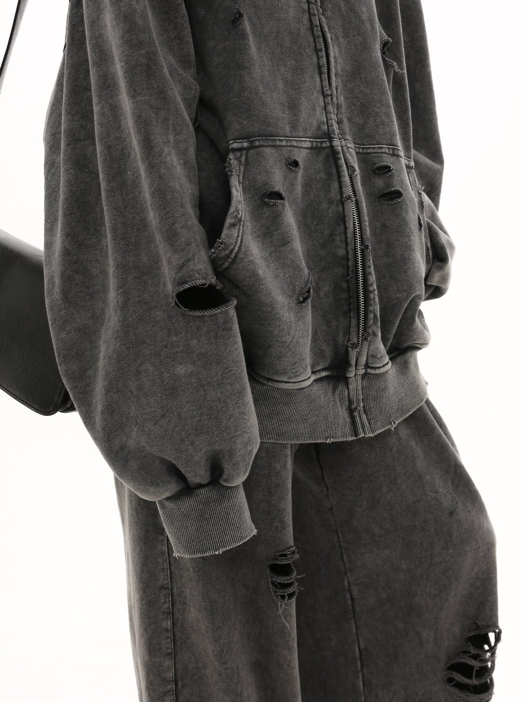 [GIBBYCNA] Damage Zipper Hoodie & Wide-leg Damage Sweatpants st2036